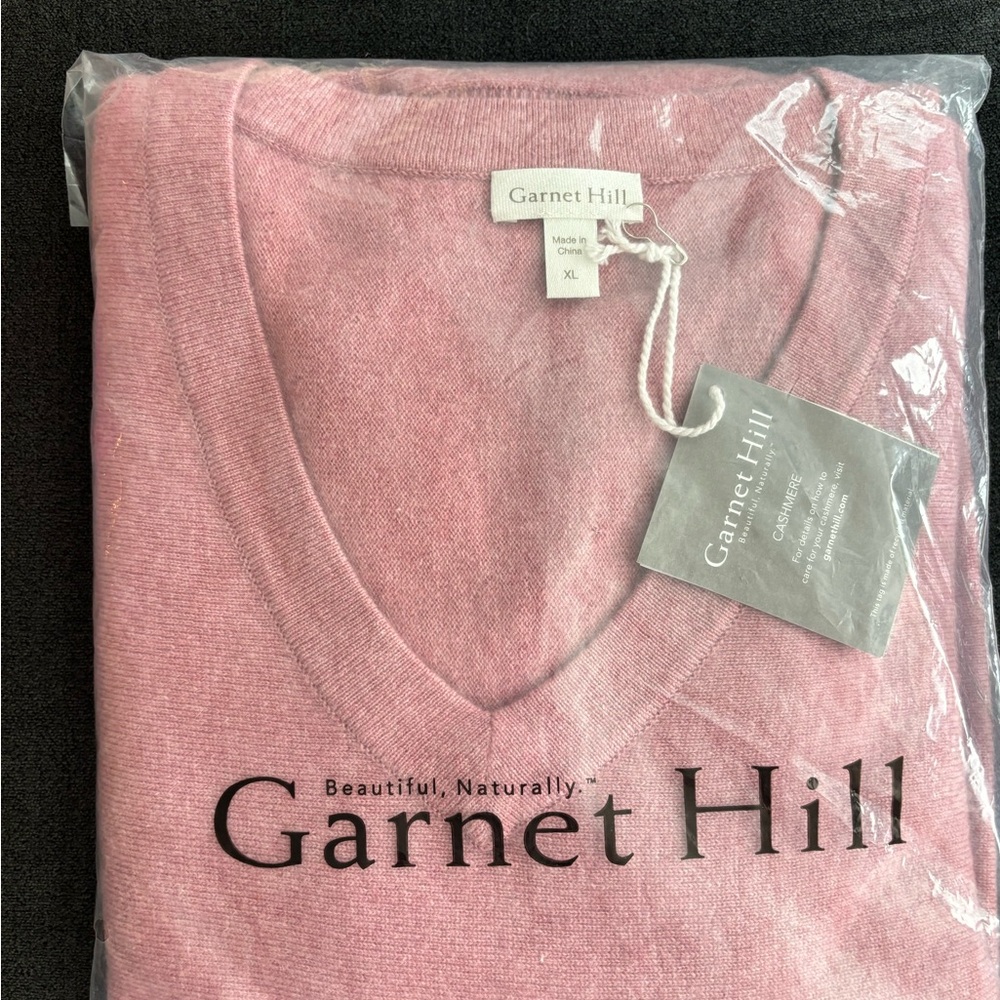 Cashmere Garnet Hill V-neck sweater-Photo shows stylled not actual color - Picture 2 of 4